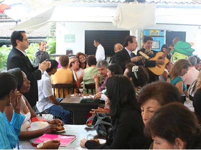 Familias de los Internos de Villahermosa entregan reconocimiento a la Alcaldía