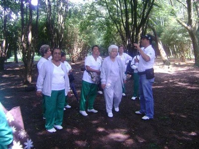 Abuelos de la comuna 12 se la gozaron  en ecoparque Las Garzas