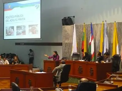 El lunes continuará el debate sobre política pública del adulto mayor