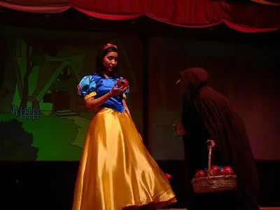 Blancanieves, de visita en el Teatro Municipal