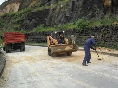 Alcaldía atiende desprendimientos registrados por el fuerte invierno