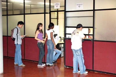 A organizar documentos para inscribirse al Plan Talentos