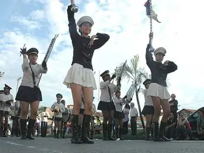 Al ritmo de 12 Bandas Marciales se celebró el cumpleaños de Cali