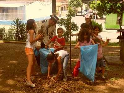 Jornada ambiental en el barrio Calima