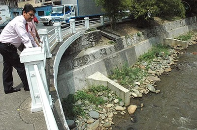 Muros de contención para evitar desbordamientos del río Cali