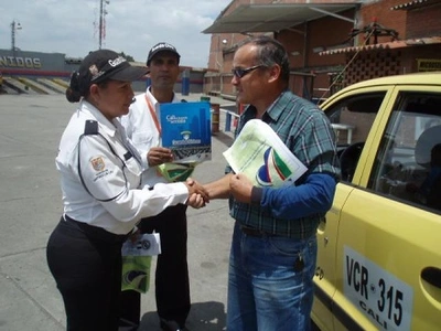 El taxista cívico va sobre ruedas