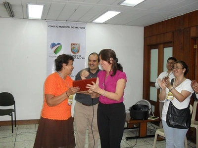 Con homenaje a pionera, culminó encuentro de Archivistas