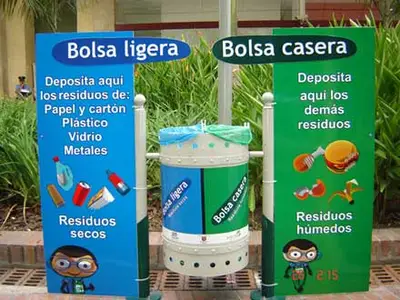 Equipo Técnico PGIRS y la subdirección de P.O.T y servicios públicos  participan en la semana ambiental del SENA