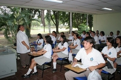 Laboratorios de física y química para colegios de la comuna 17