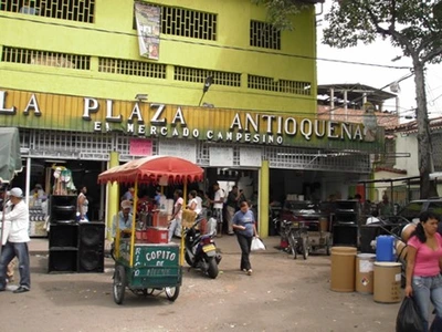 Cerrado supermercado por exceso de ruido, en Floralia