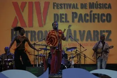 Bonga Kuenda: África en el Petronio