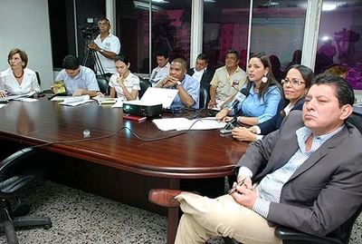 Administración Municipal trabaja por los derechos del consumidor