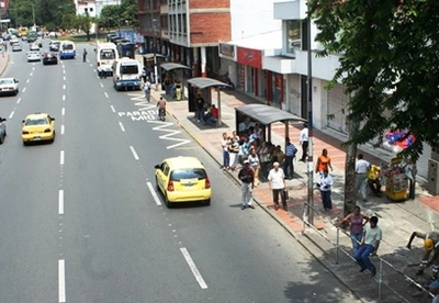 Paraderos de buses serán reubicados