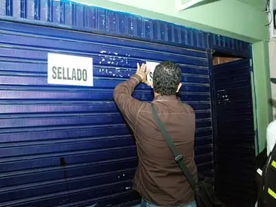 Suspenden establecimientos por permitir ingreso de menores