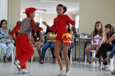Talleres gratuitos para aprender a bailar salsa