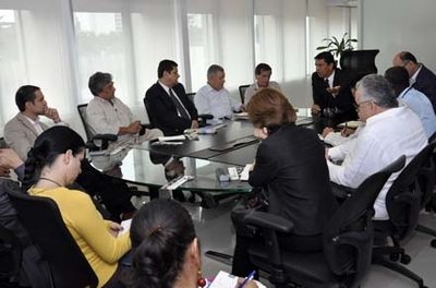 Medios de comunicación interactuaron con el Alcalde (e)