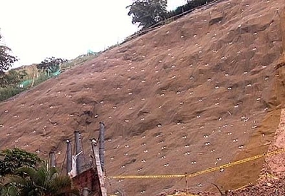 Avanza instalación  de malla en Monterrosa