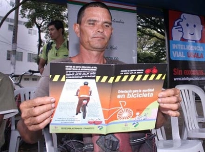 Aulas Móviles se desplazan por la Autopista Simón Bolívar