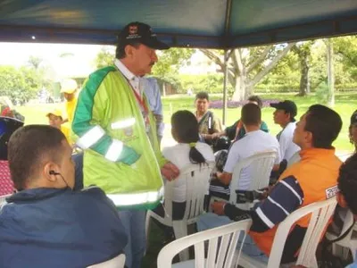 Conductores y Peatones Sorprendidos Por las Aulas Móviles.