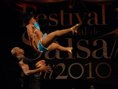 Bailarines nacionales y extranjeros presentes en el Festival Mundial de Salsa