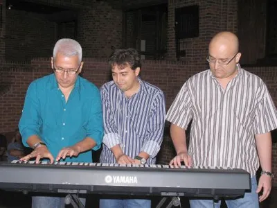 Seis manos para el piano