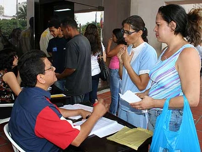Continúan inscripciones en la Educación Oficial