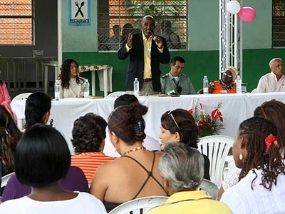En la comuna 16, la escuela es un espacio de cultura y convivencia