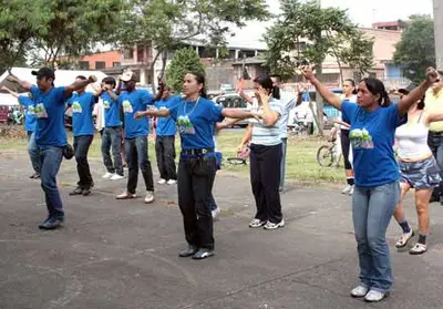 Jóvenes le apuestan a la prevención de embarazos