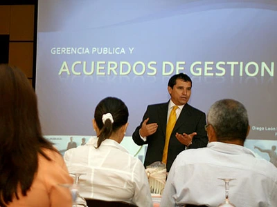 Funcionarios del Municipio son medidos y evaluados