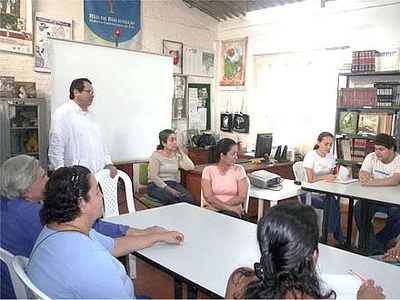 Secretario de Cultura de Cali visitó bibliotecas de corregimientos