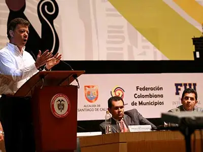 “Agradezco apoyo del Alcalde de Cali en Leyes de Víctimas  y Tierras”: Juan Manuel Santos