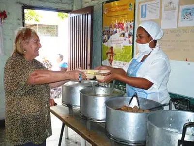 Bienestar Social analiza el funcionamiento de los comedores para el adulto mayor