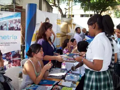 Alcaldía acercó la oferta universitaria a los colegios oficiales