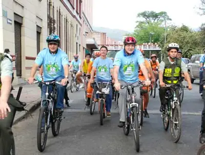 Alcalde y Gobernador pedalearon juntos, en 12 horas de oxígeno