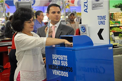 Consulta el “Punto azul” más cercano y deposita tus medicamentos vencidos