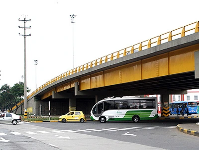 Cierre del puente vehicular de la Autopista con calle 13