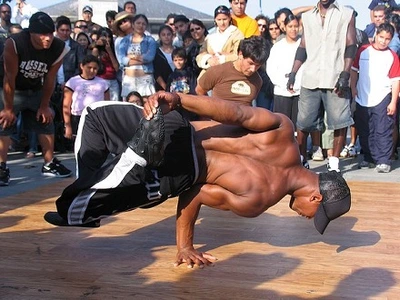 Jóvenes se tomaron la Comuna 16 a ritmo de Break Dance