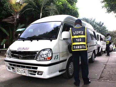 Controles de la Secretaría de Tránsito tocan al transporte escolar en Cali