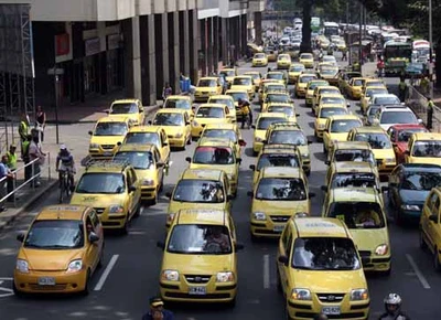 ¨Protesta de taxistas fue ilegal; Administración Municipal no aceptará vías de hecho¨