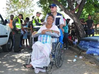 La Alcaldía de Cali entregó ayudas a las 22 familias damnificadas por el incendio en Brisas del Bosque