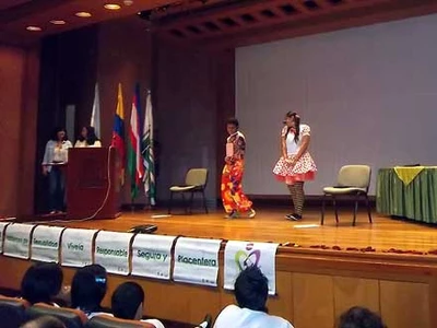 Adolescentes caleños hablan de sexualidad y amor moderno