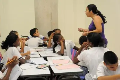 La Alcaldía fortalece gestión con el sector solidario a favor de la educación oficial