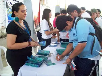 Estudiantes: postúlense para representar a Colombia en el Parlamento Juvenil 2012, en Uruguay