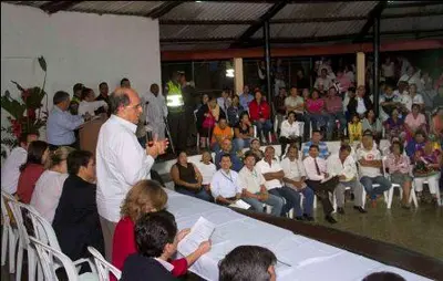 Mesas de trabajo en Comuna 14, previas al nuevo consejo comunitario de Cali