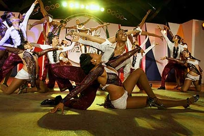 CaliDA capacitación a las escuelas de salsa