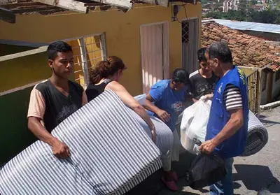 La Administración Municipal atendió con ayudas humanitarias a damnificados por el invierno en Siloé y El Jordán