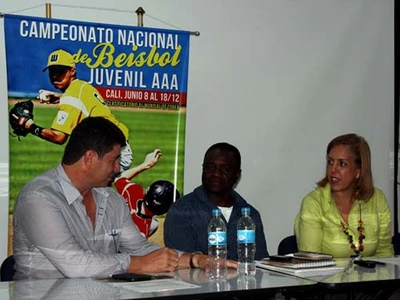 CaliDA béisbol para grandes y chicos