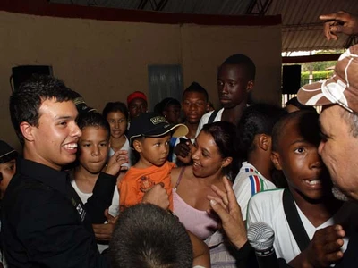 Óscar Tunjo compartió una Jornada Escolar Complementaria con estudiantes caleños
