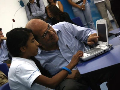 2.500 niños estrenan un aula digital, gracias a la Alcaldía y a la Fundación Telefónica
