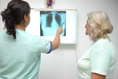 Cerca de mil adultos mayores reciben atención médica en la ESE Centro